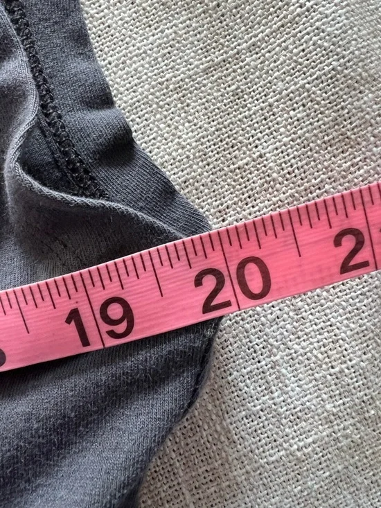 American Eagle Women's Gray Cropped Tank Top Size XL shoulder tie - Picture 6 of 7